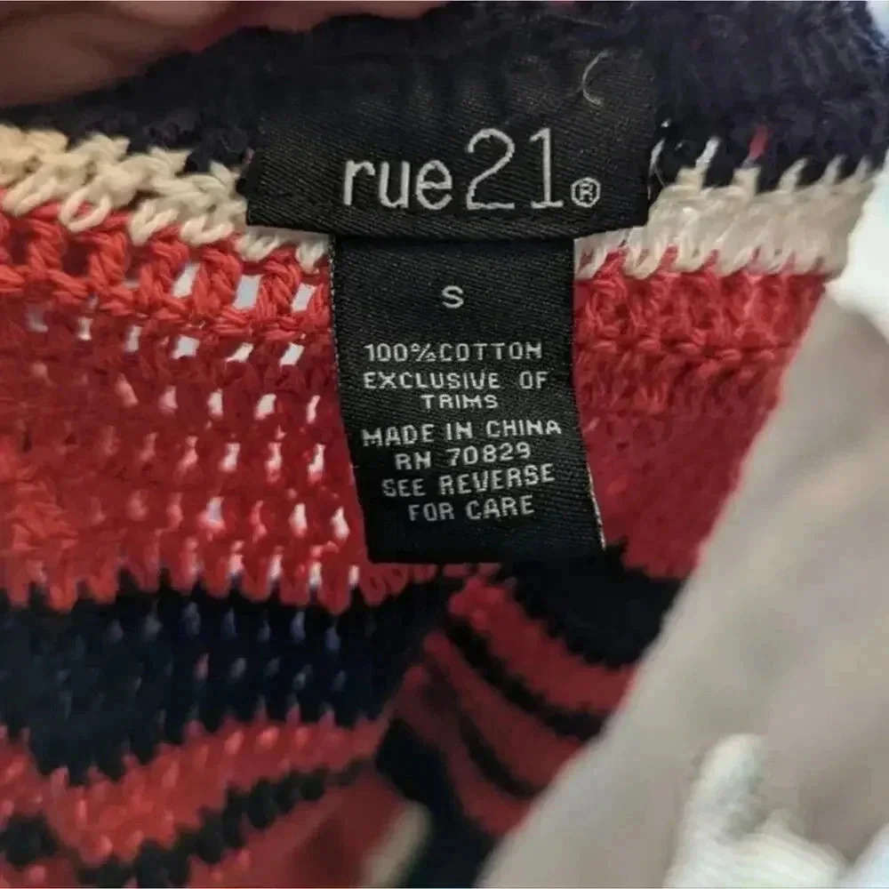 Rue 21 Knit Crochet Halter Top / Small - Picture 4 of 4
